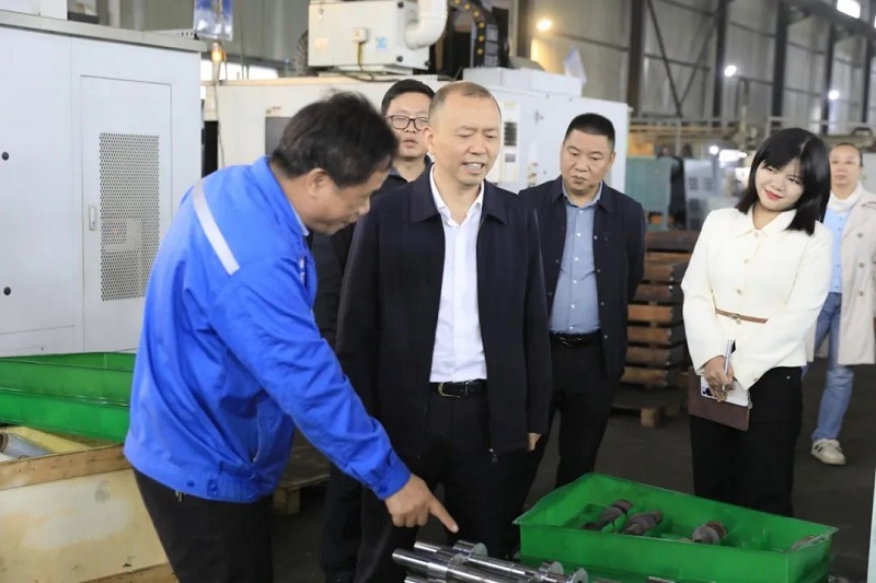 雁峰區(qū)委書記魏春生深入環(huán)境科技企業(yè)開展“送解優(yōu)”專項(xiàng)行動(dòng)，精準(zhǔn)服務(wù)助力產(chǎn)業(yè)升級(jí)